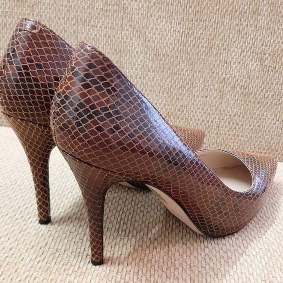 Size 7.5 Brown WHBM Pointed Toe High Heel Shoes - Picture 3 of 3